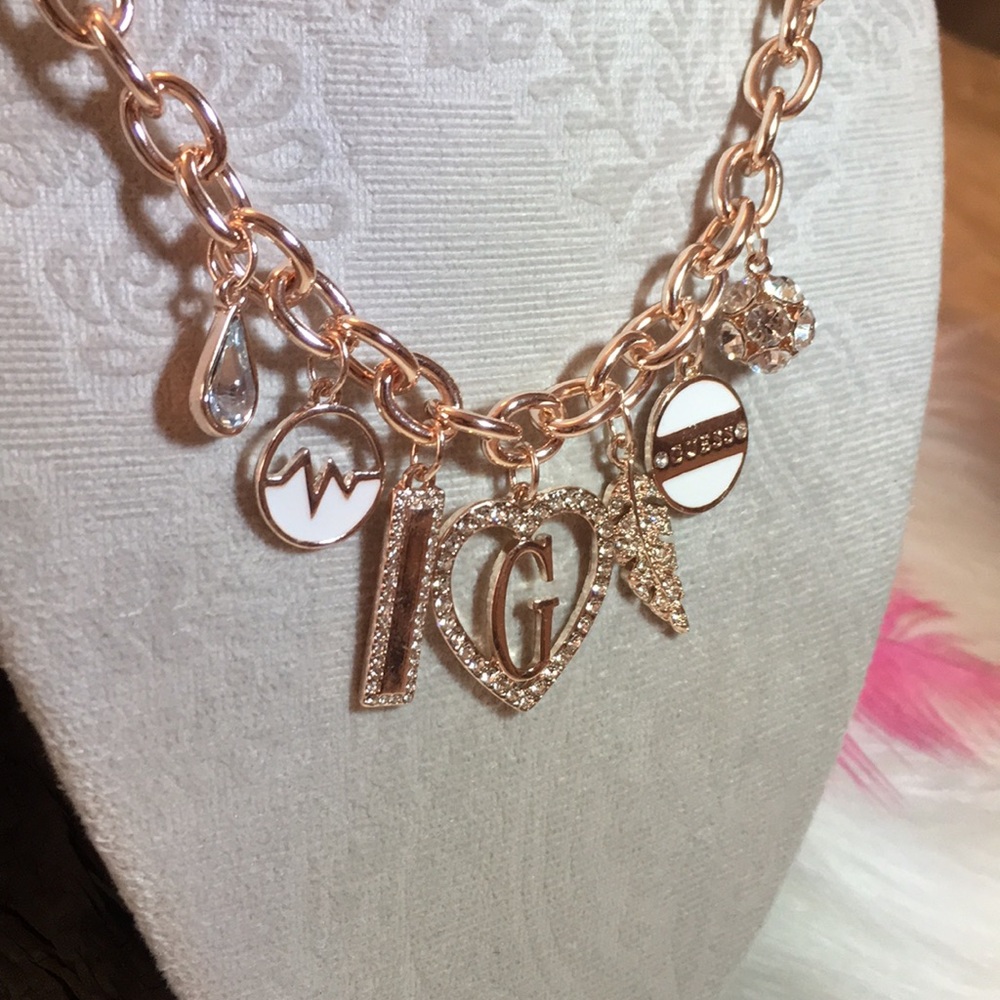 ‼️Guess® Women’s Rose gold charm necklace‼️